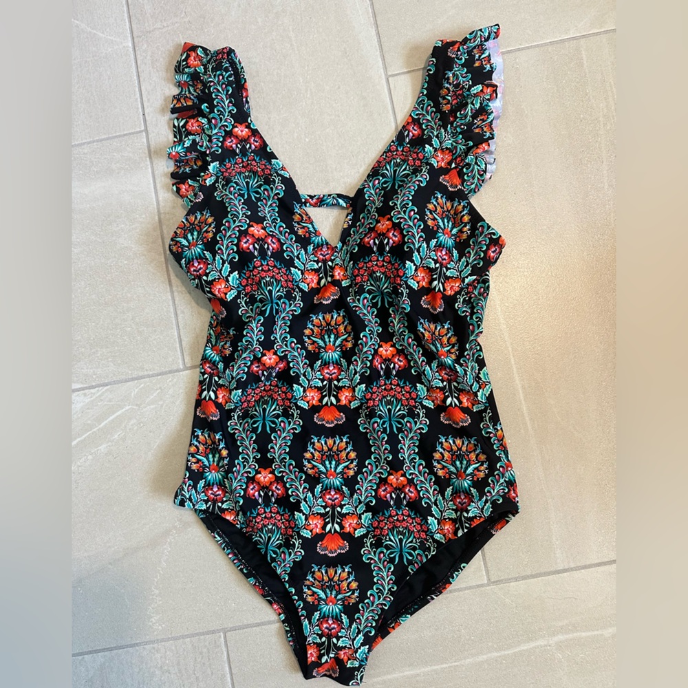 Women’s one piece swim suit